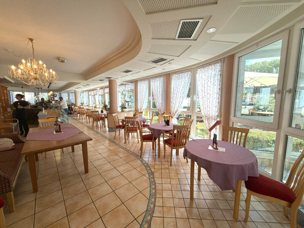 seniorenpalais-dillingen-cafe-05